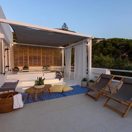 Sunset House For Friends Or Families Above Parikia